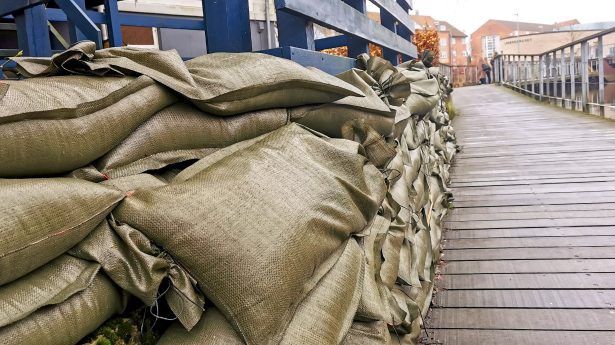 COLOURBOX66758578-aspect-ratio-615-345